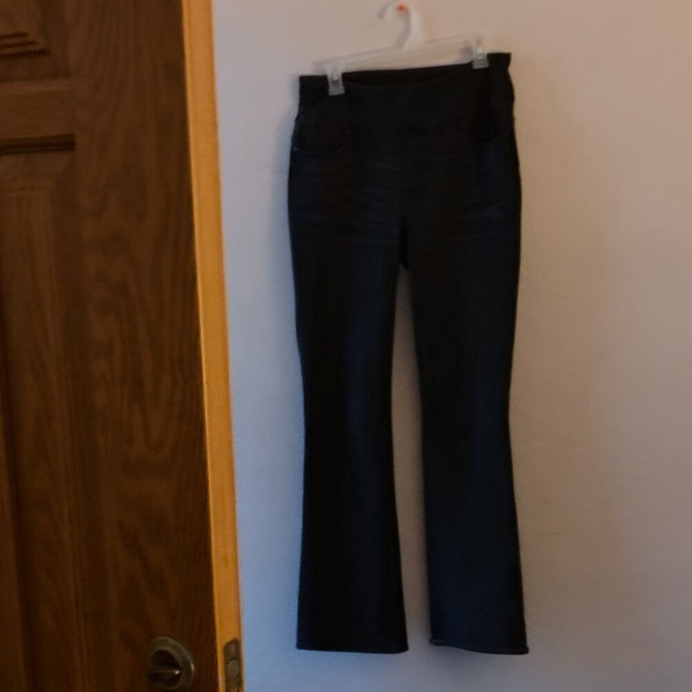 "DG2" Diane Gelman stretch denim jeans, black, slight flared straight leg, Size